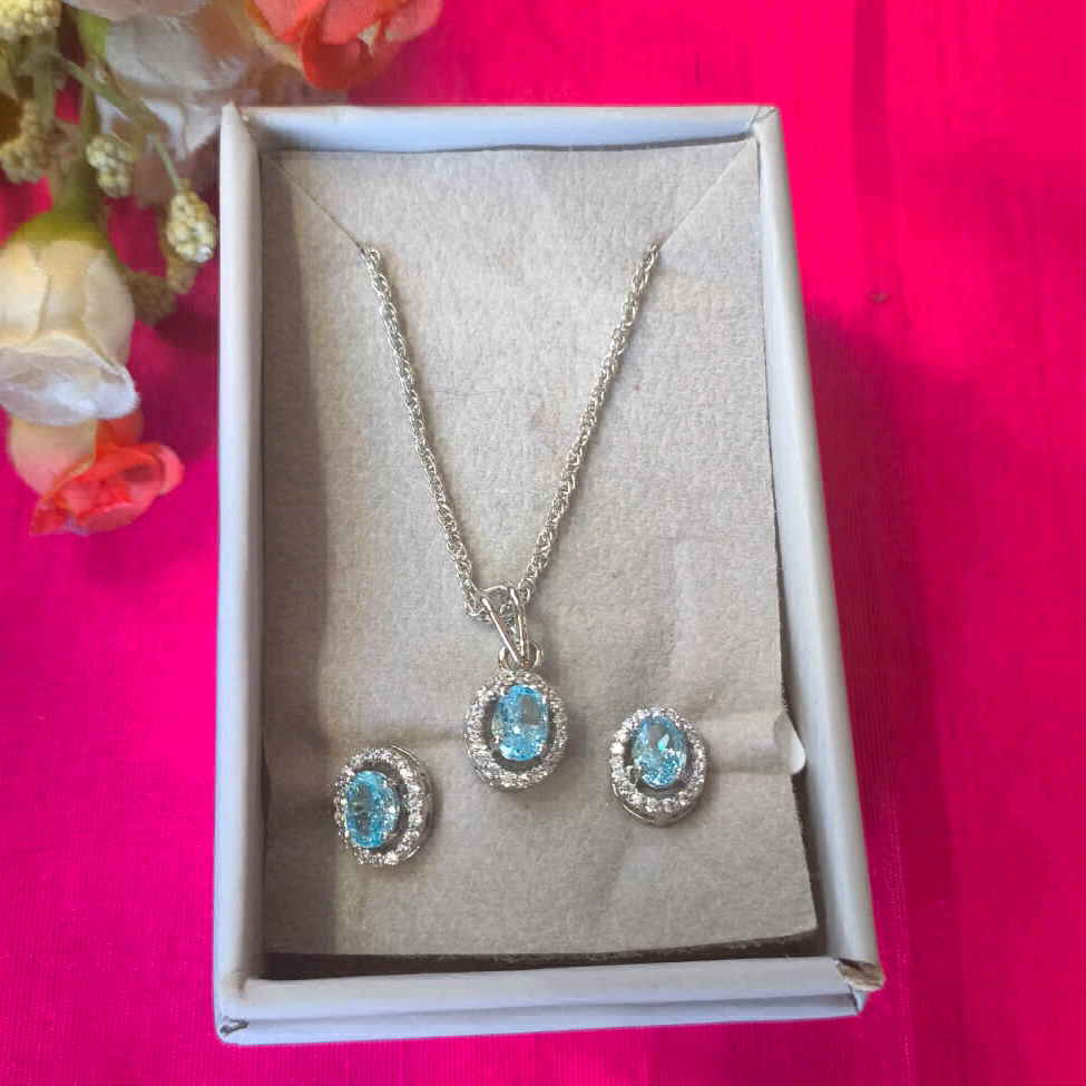 Oval Swarovski Blue Pendant Set